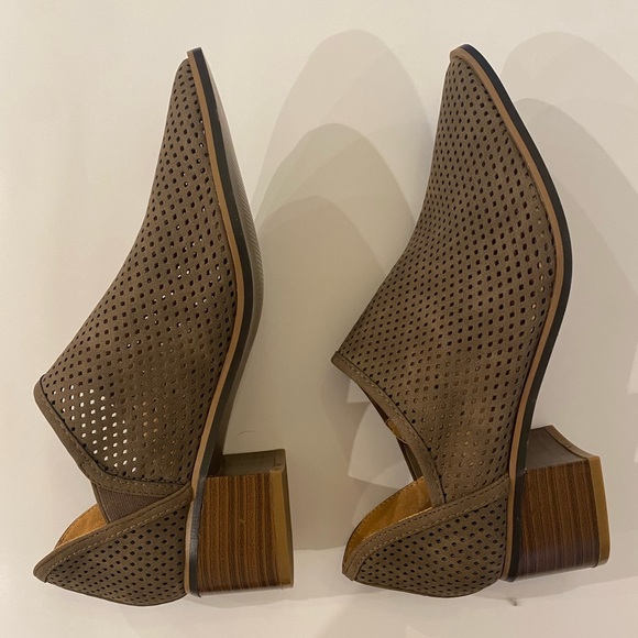 Blazzin Roxx - Picture 4 of 6